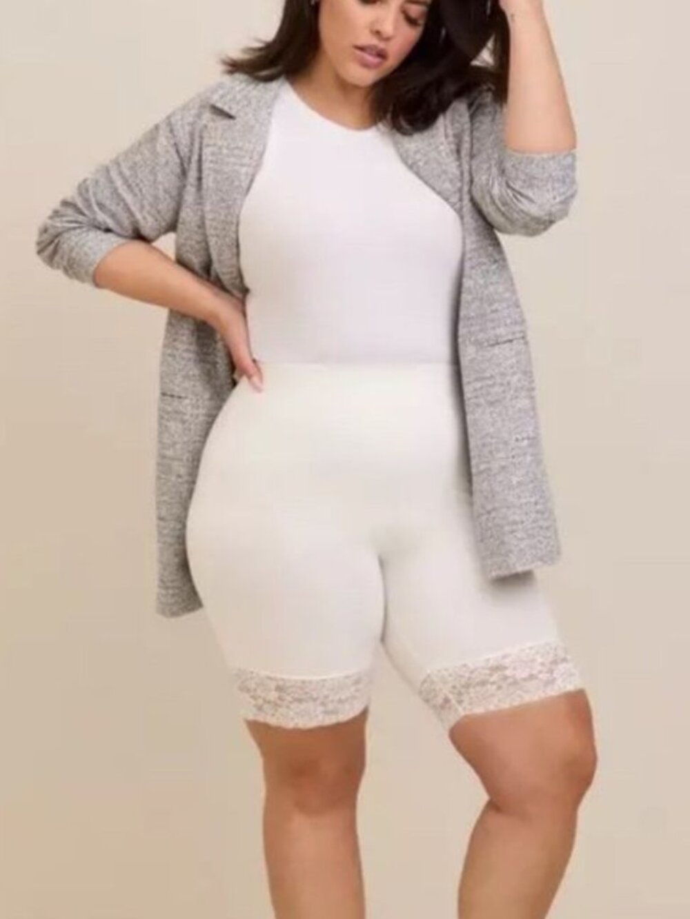 Torrid 9 Inch Signature Waist Lace Trim Bike Short White Women's Size 2 NWOT